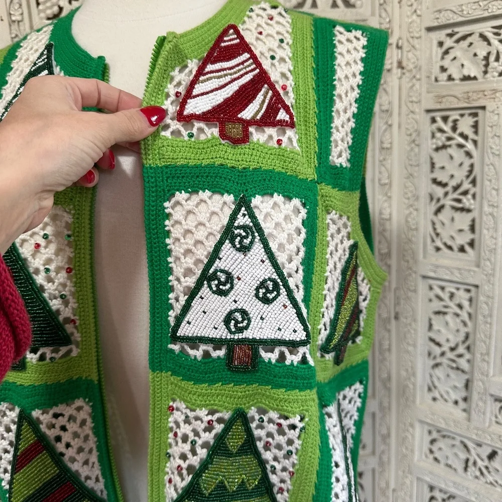 Vintage rare beaded Christmas holiday crochet zip up vest size medium‎